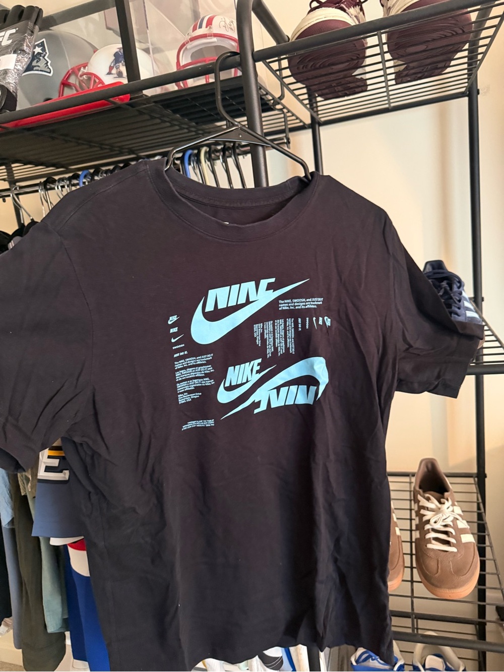 Nike graphic tee mens M
